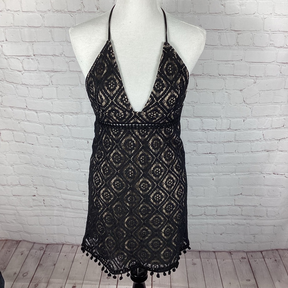 Gianni Bini Cherry Blossom Lace Dress Halter Pom Pom‎ Hemline Sheath Size Medium